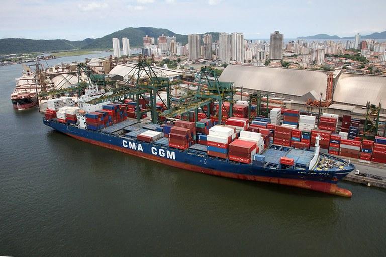 Tarifa adicional dos EUA pode ampliar desafios para exportações do Espírito Santo