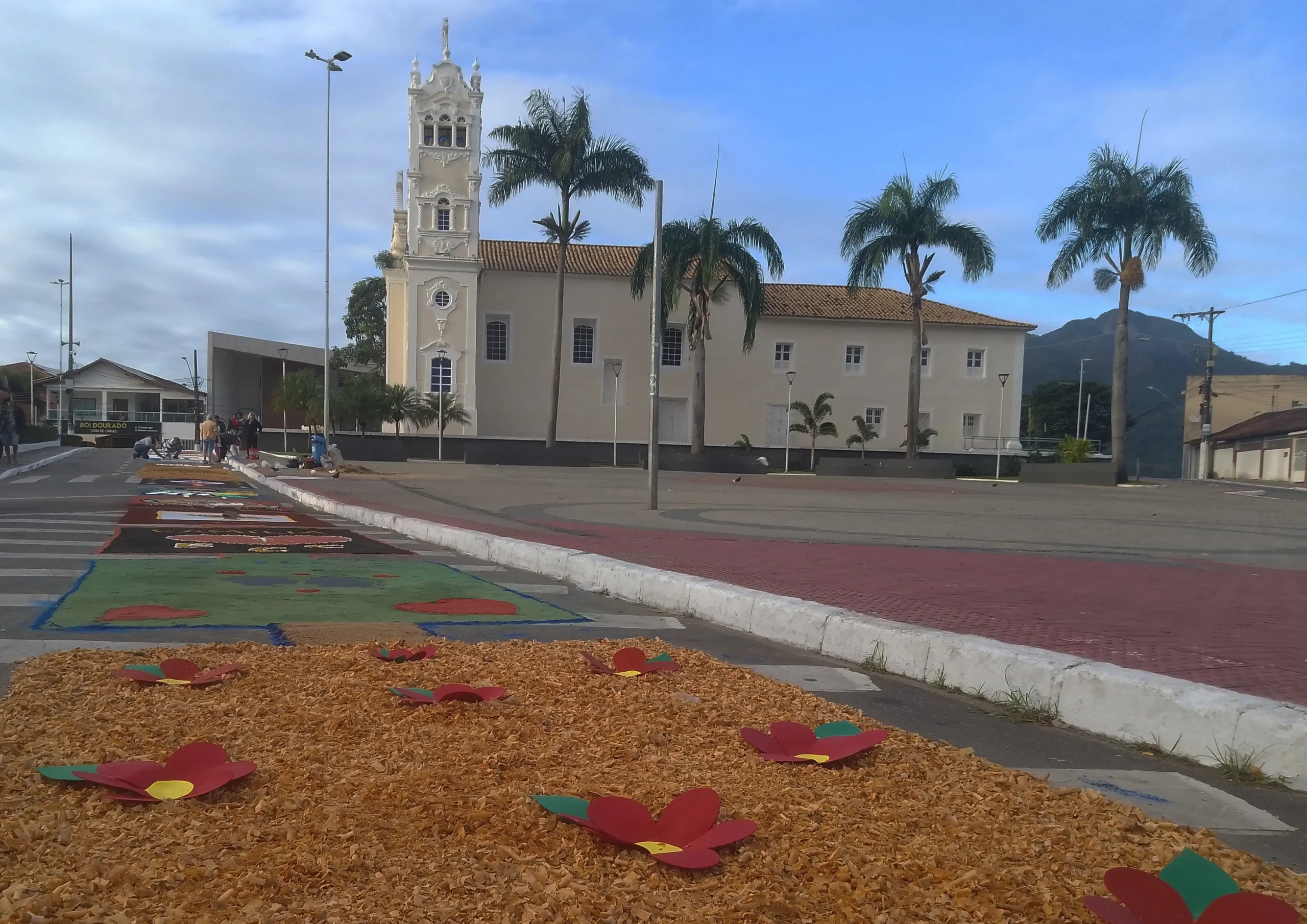 Corpus Christi: ruas e avenidas da Serra terão interdições para montagem de tapetes e procissões