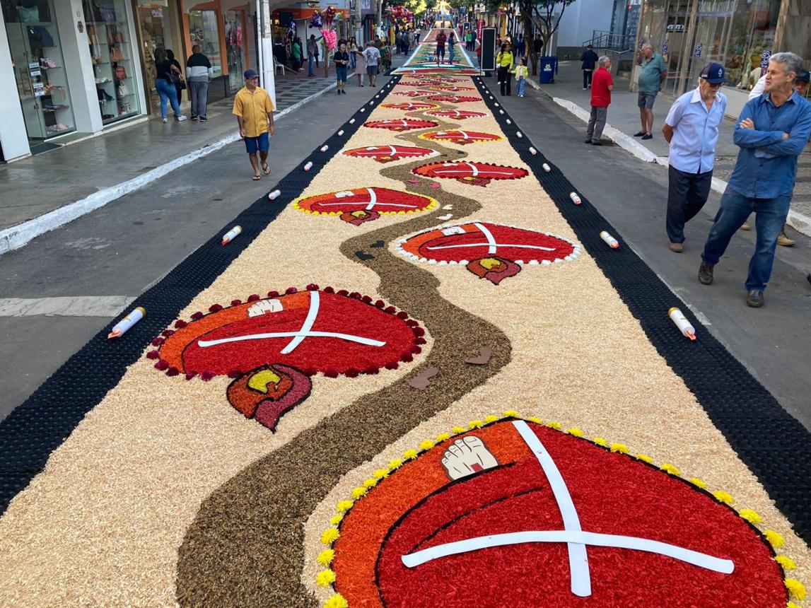 Corpus Christi transforma Castelo em cenário de fé, arte e tradição no Sul do Espírito Santo
