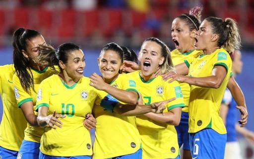 Reconhecimento às pioneiras do futebol feminino resgata capítulo histórico do esporte brasileiro