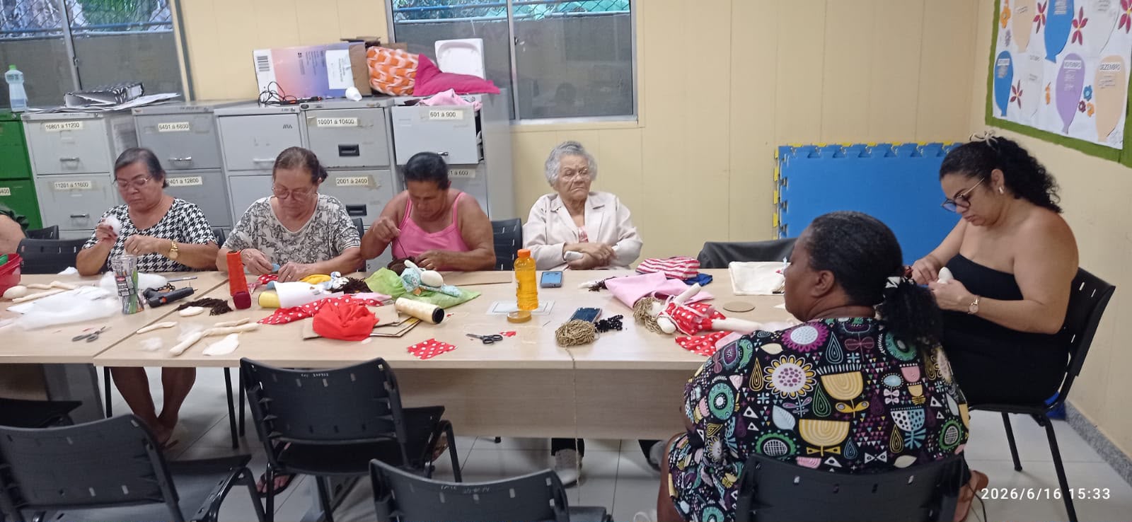 Mobiliza Cariacica leva oficina de boneca de pano a moradores atendidos pelo Cras de Porto de Santana