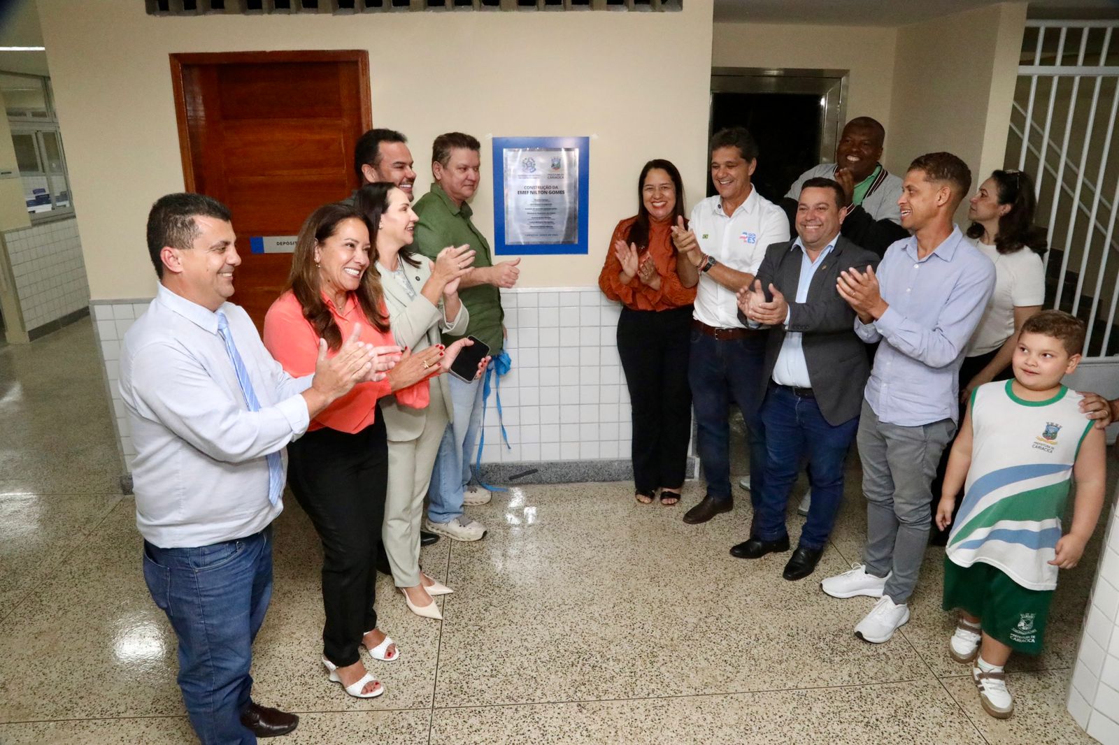 Cariacica entrega nova Emef Nilton Gomes e anuncia reforma da Rosa da Penha