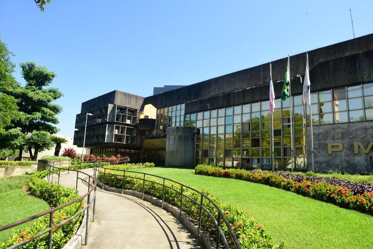 Investimentos das prefeituras do ES caem quase 30% no início dos novos mandatos; Vitória lidera ranking de 2025