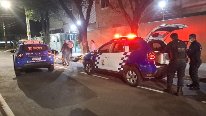Personal trainer é detido após confusão no trânsito e ameaça a motociclistas em Vitória