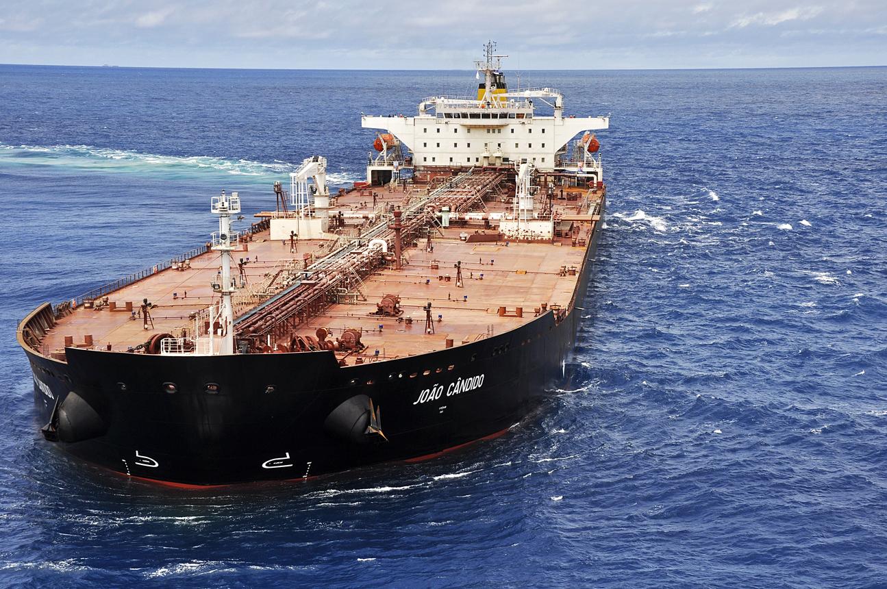 Taxa sobre rota estratégica do petróleo pode elevar custos e pressionar inflação no Espírito Santo