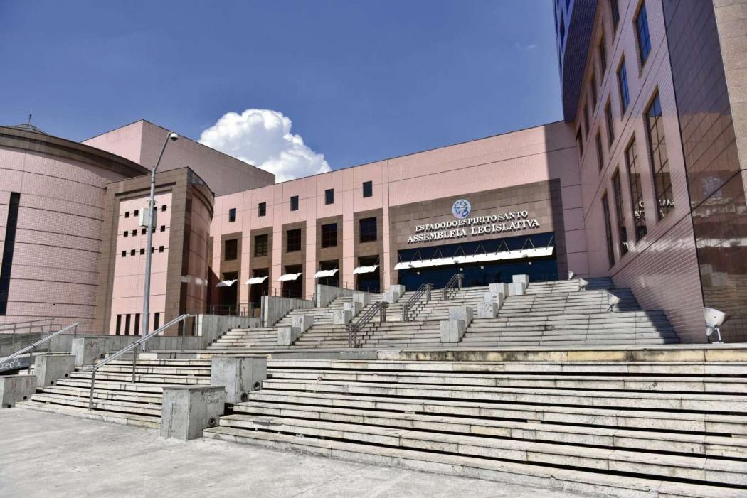 Ales aprova teto salarial de auditores fiscais do ES equivalente ao dos ministros do STF