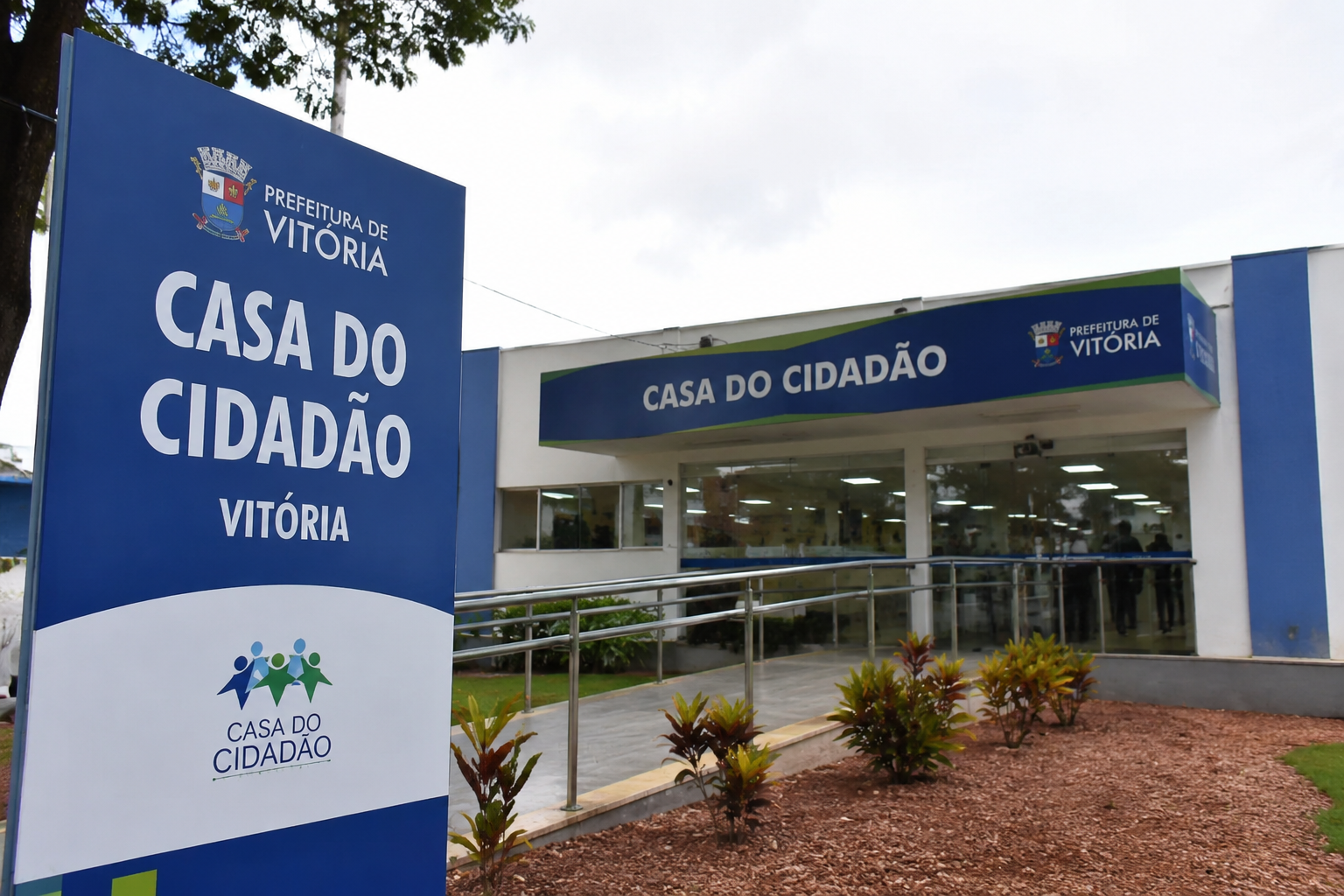 Feira de mulheres empreendedoras movimenta Casa do Cidadão durante o Agosto Lilás