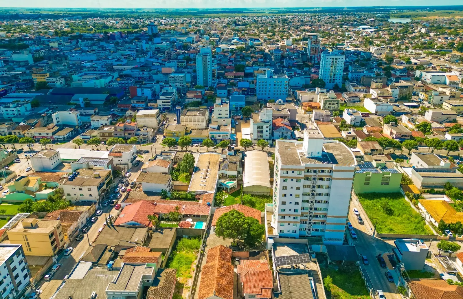 Linhares reúne R$ 3,4 bilhões em investimentos e amplia geração de empregos