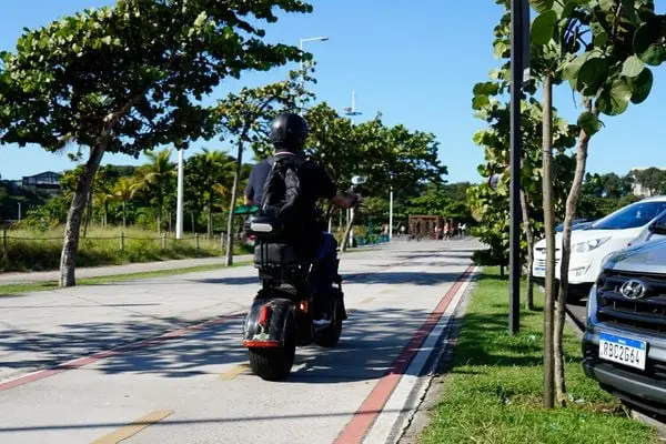 Scooters e bicicletas elétricas: veja onde há regras específicas no Espírito Santo