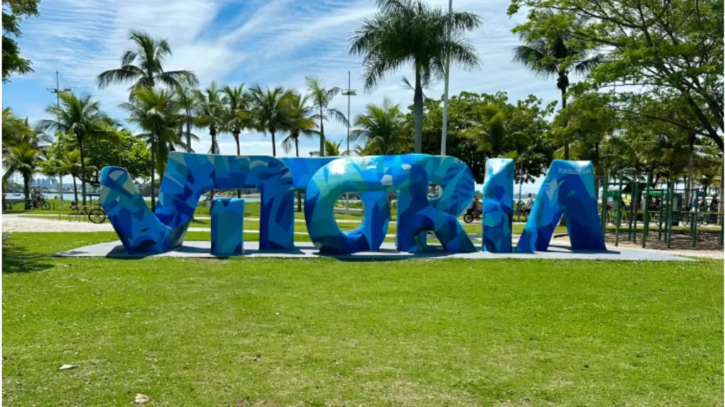 Monumento Vitória 360º recebe nova pintura com cores inspiradas na capital capixaba