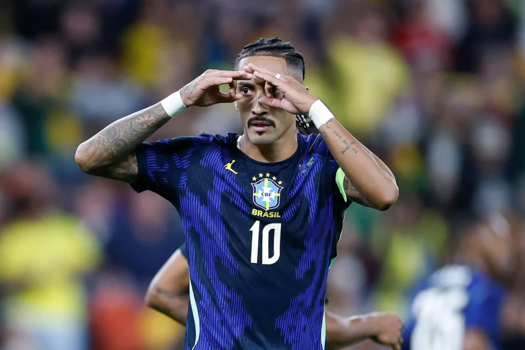Brasil vence a Austrália por 4 a 2 e apresenta mudanças táticas sob o comando de Ancelotti