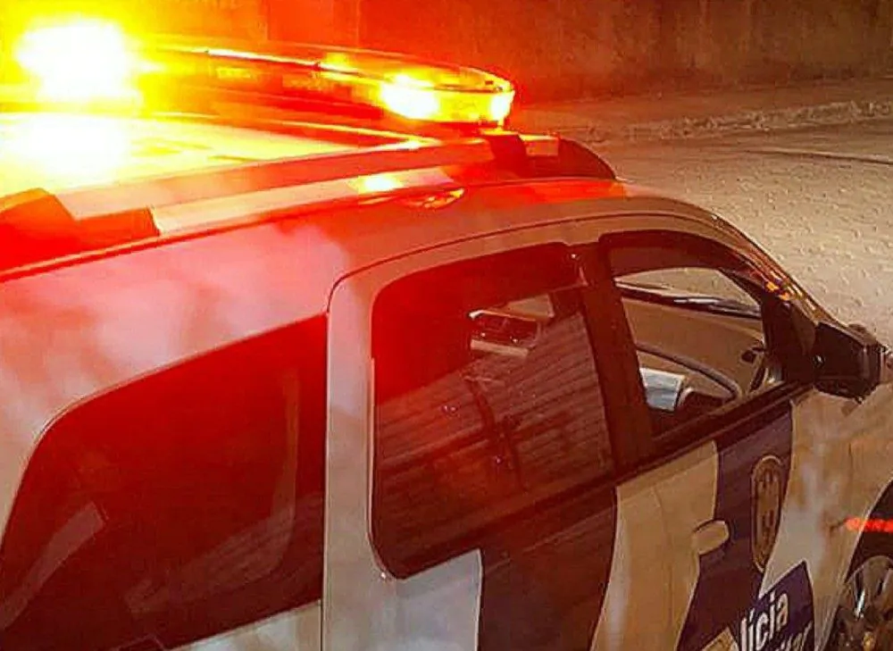 Esposa de policial militar é baleada durante tentativa de assalto na Serra
